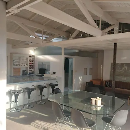 Kuenstlerhaus *